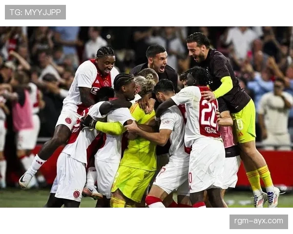 阿贾克斯核心球星闪耀赛场，助力球队再夺关键胜利