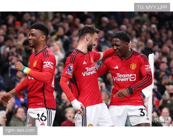 恩迪迪续约后表现稳健,将继续担纲英超球队中场核心 恩迪迪续约后表现稳健,将继续担纲英超球队中场核心