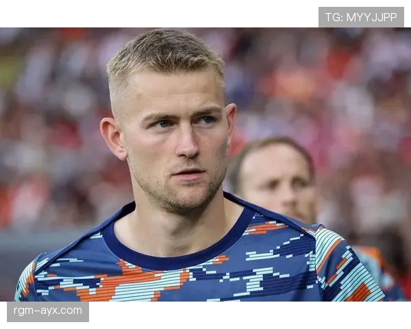 德里赫特防守站位表现稳健,近期比赛拦截与协防效率持续提升 德里赫特防守站位表现稳健,近期比赛拦截与协防效率持续提升